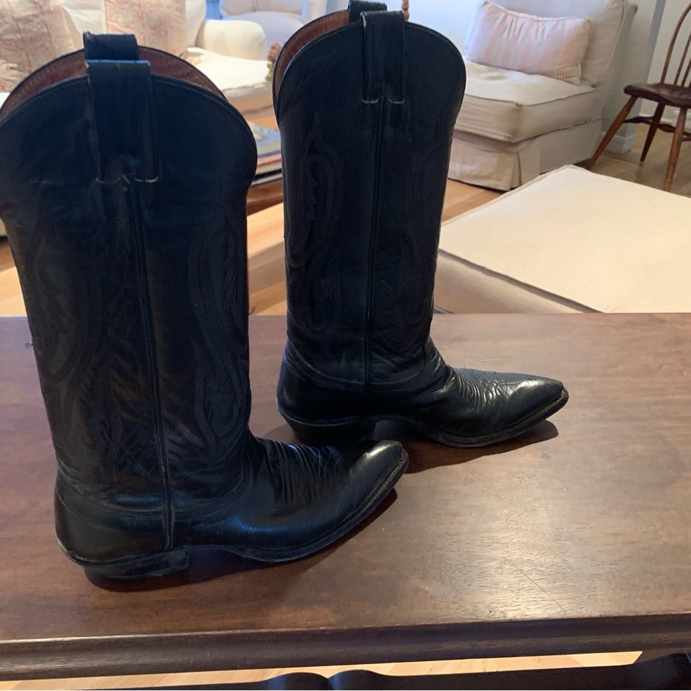 Boots size 6 medium. Nacona brand.